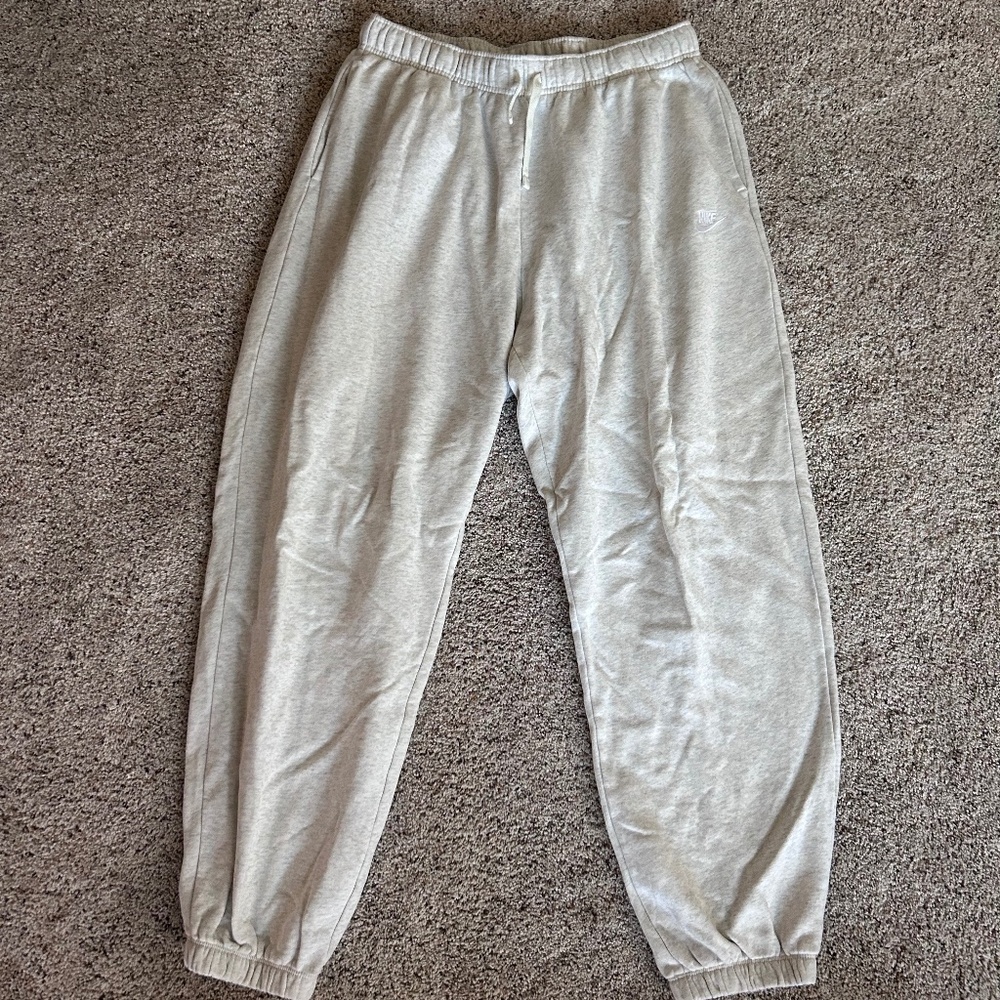 Heathered Nike Sportswear Club Fleece Sweatpants